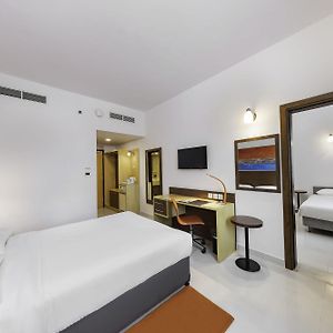 Familien-Zimmer mit zwei Einzelbetten